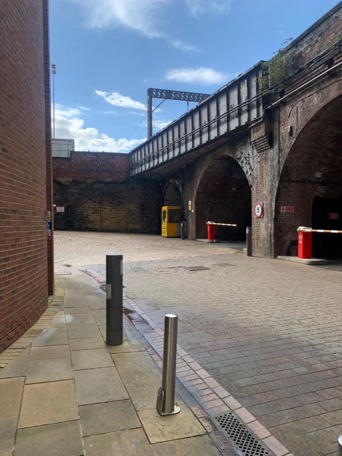 2 Bed Apartment In Granary Wharf Leeds Лидс Экстерьер фото